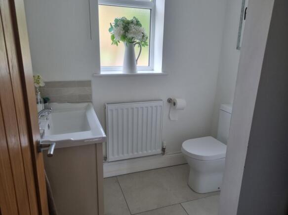 Cloakroom/wc
