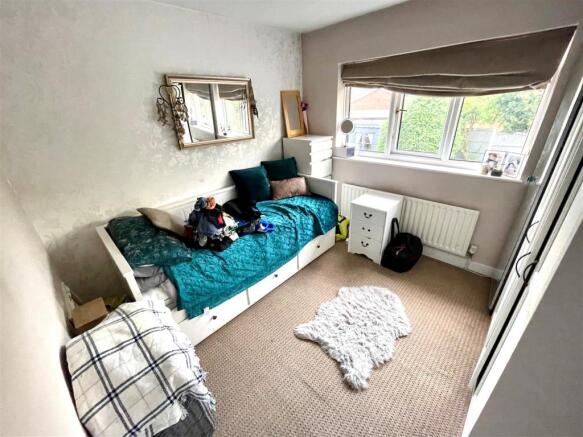 bed 2.jpg