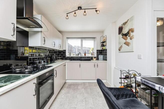 2 bed Semi-Detached for sale Image 4