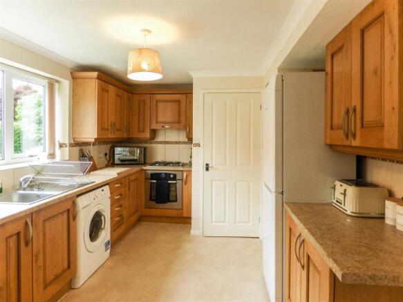 TJ00103-S-KITCHEN ONE 175 HICKINGS LANE-175 HICKIN