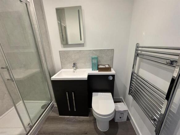 1 bed Apartment to rent Image 6