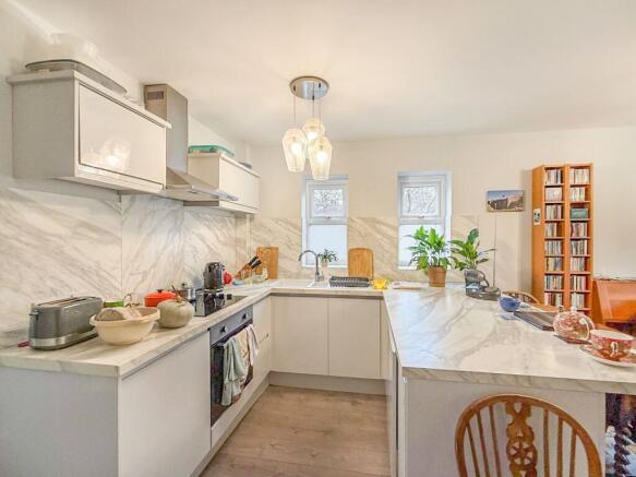 4 bed Block of Apartments for sale Image 7