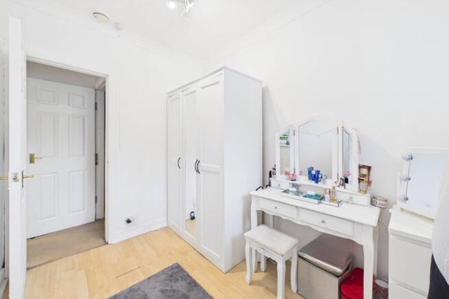 3 bed Terraced for sale Image 9