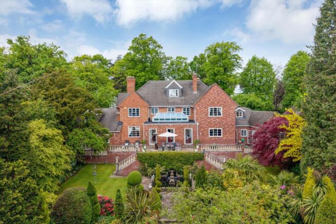 Wellington Manor