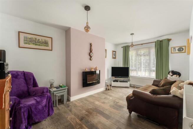 2 Holbech Hill, Farnborough-6.jpg