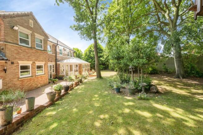 4 bed Detached for sale Image 4