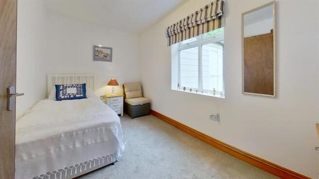 41-Victoria-Parade-Bedroom(1).jpg