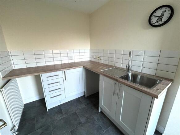 4 bed Detached to rent Image 10