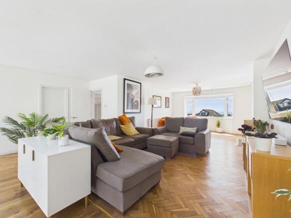 Living area (3)