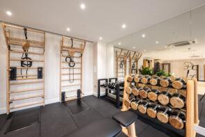 79, Park View, London W3 0PU