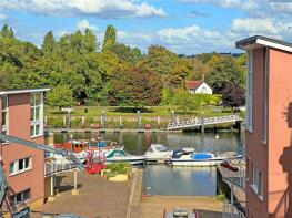 Flat 37, 30 Fairmile House, Twickenham Road, Teddington TW11 8BA