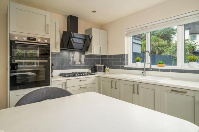 3 bed Semi-Detached for sale Image 6