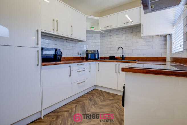 2 bed Terraced for sale Image 6