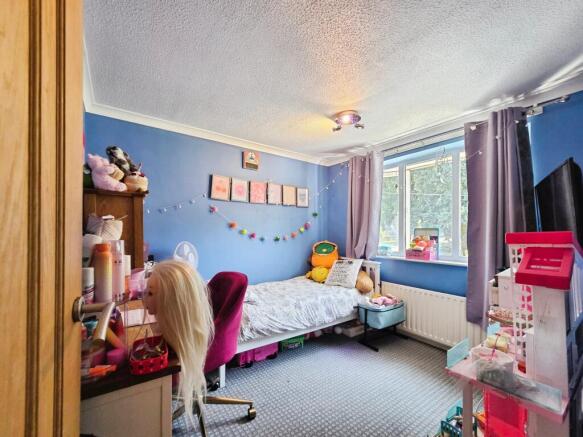 3 bed Terraced for sale Image 10