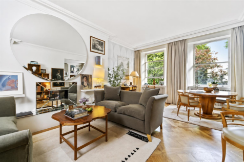 Hyde Park Square, Hyde Park