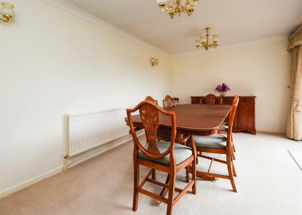 10 Ashley Gardens - Dining Room (2).jpg