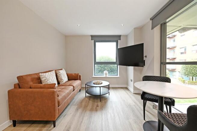 1 bed Apartment to rent Image 4