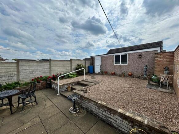 2 bed Semi-Detached Bungalow for sale Image 11