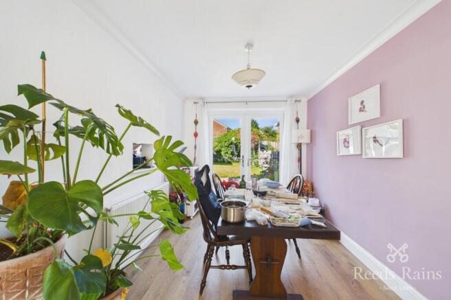 3 bed Semi-Detached for sale Image 6
