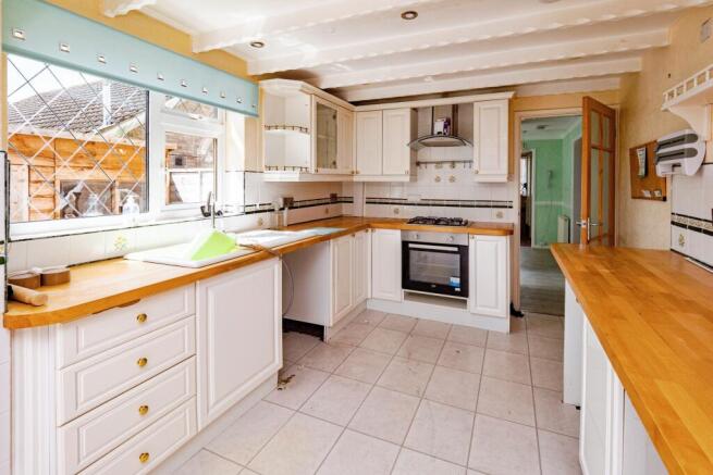 3 bed Semi-Detached Bungalow for sale Image 9