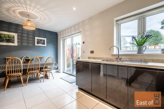 9 Holland Park - ...
