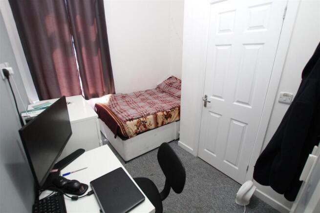 3 bed House to rent Image 5