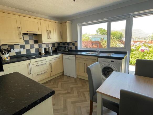 Kitchen..jpg