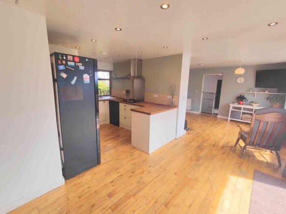 3 bed Bungalow for sale Image 8