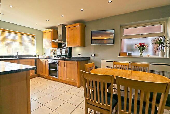 Kitchen / Breakfast Room