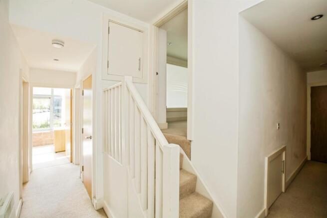 2 bed Apartment for sale Image 4