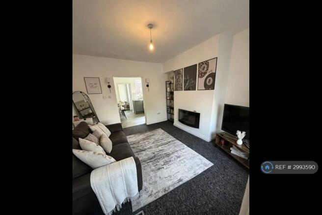 2 bed Terraced to rent Image 4