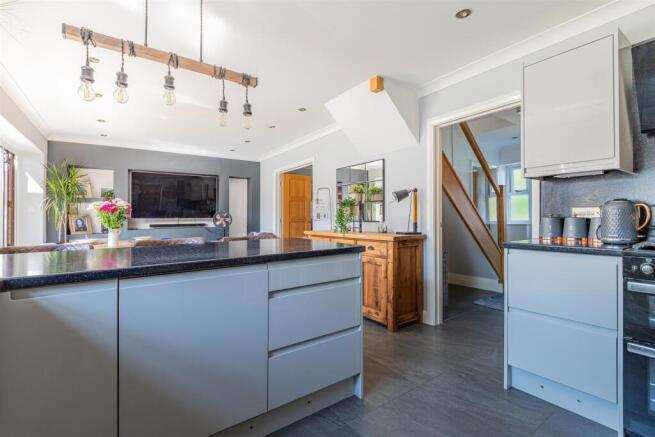 Mountain Road 10-34.jpg