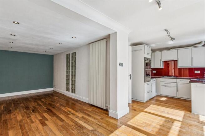 Braid Court, W4 - FOR SALE