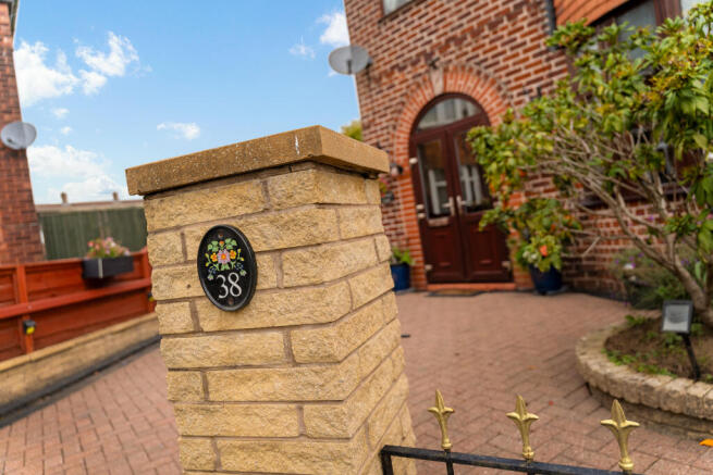 38 FRODSHAM AVENUE-51.jpg