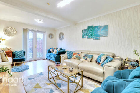 Bellhouse Road, Romford, RM7 0LT