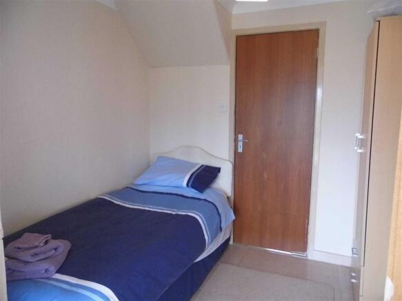 BEDROOM 3/REAR LOBBY