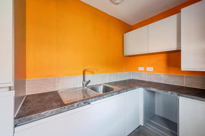 4 bed Detached for sale Image 6