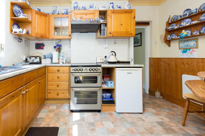 Kitchen/Breakfast...