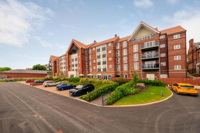 1 bed Retirement Property to rent Image 8