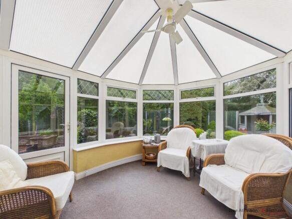 2 bed Detached Bungalow for sale Image 8