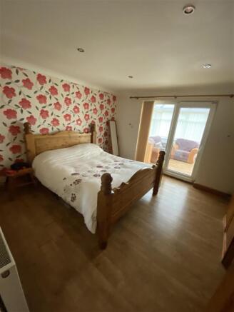 Bedroom no.1: