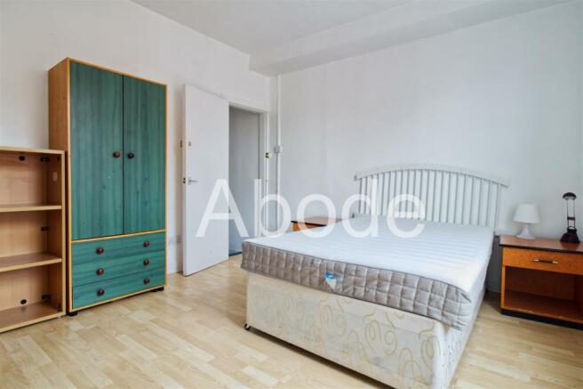4 bed House to rent Image 4