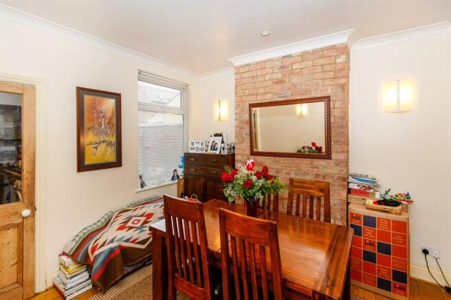 Lounge/ Dining Area