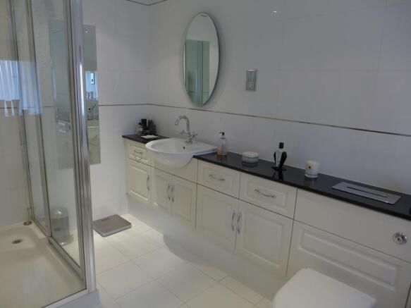 En Suite Bathroom