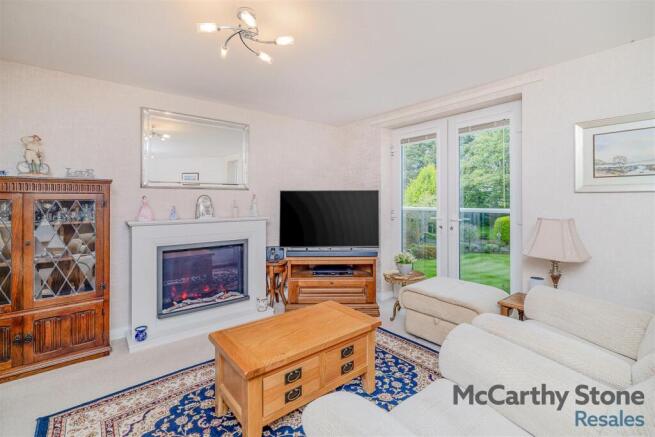 8664409-interior01.jpg