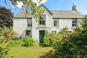 Mullion House, Churchtown, Mullion TR12 7HN