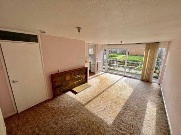 3 Chaucer Road - Lounge 2..jpg