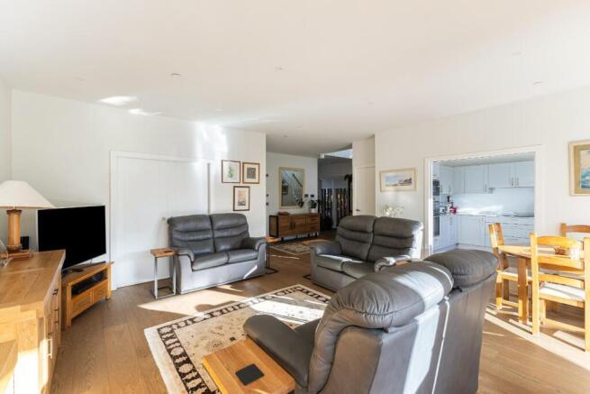 100893_6 Howarth Park (4).jpg