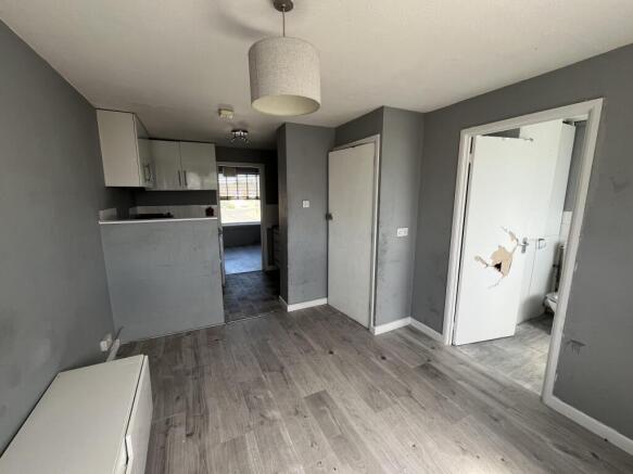12 Combe Road, Tilehurst, Reading, Berkshire, RG30 photo 4