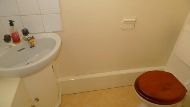 GROUND WC
